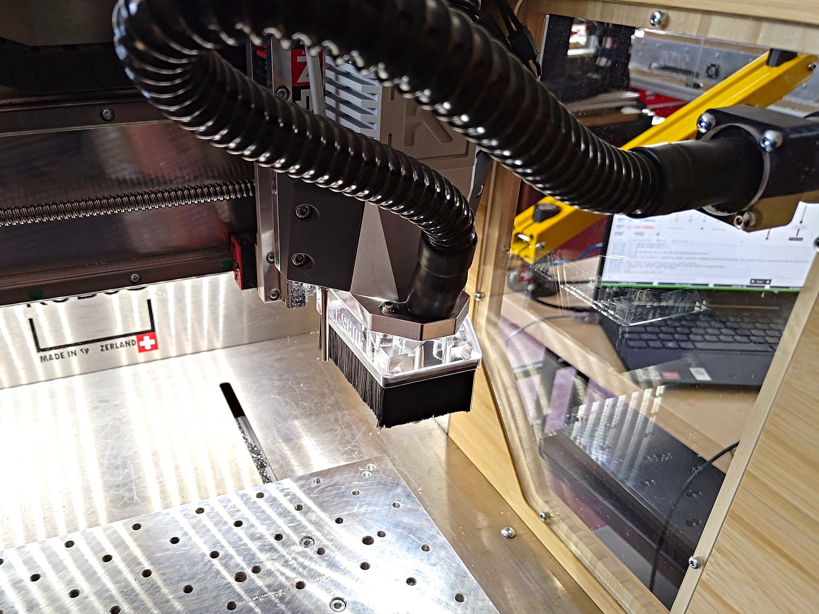 KUBUS Two-Part Magnetic Dust-Shoe